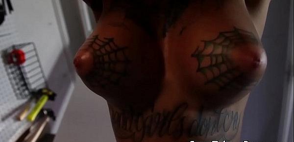  Tattooed Bonnie Rotten squirting during bj